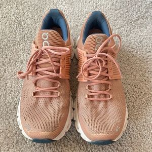 On Cloudswift Tennis Shoes